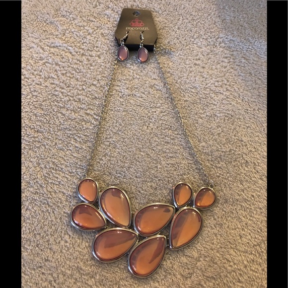 Paparazzi Iridescently Irresistible pink necklace